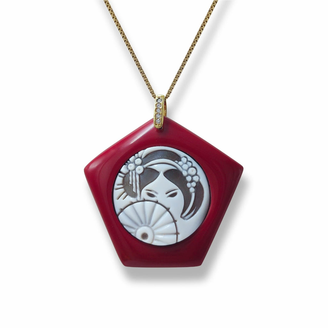 Linea orientale - Collana ciondolo Aiko in cammeo montato su pasta di corallo Lucia Vitiello Gioielli di Napoli