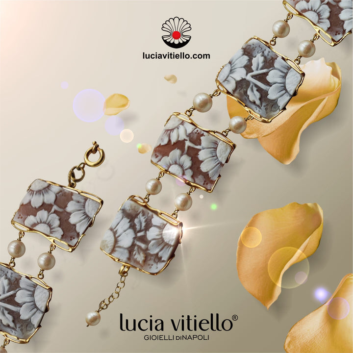 Bracciale fiori in cammeo montato su argento