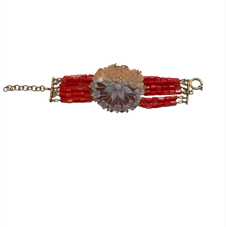 Bracciale fiore in cammeo montato su corallo e argento