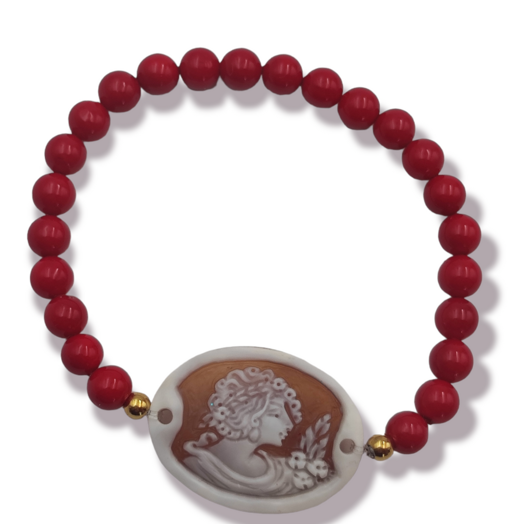 Rubber bracelet and cameo letter