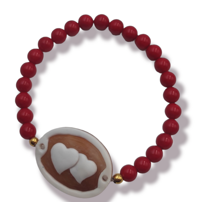 Bracciale doppio cuore in cammeo montato su perle