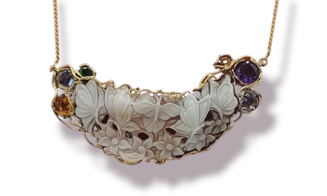Collana butterfly in cammeo montata su argento Lucia Vitiello Gioielli di Napoli