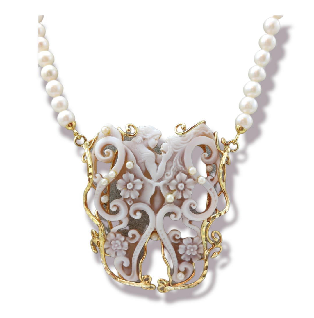 Collana ciondolo d'amore in cammeo montato su argento Lucia Vitiello Gioielli di Napoli
