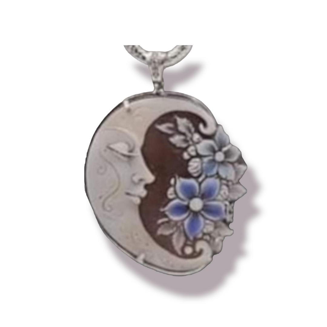 Collana ciondolo luna in cammeo montato su argento