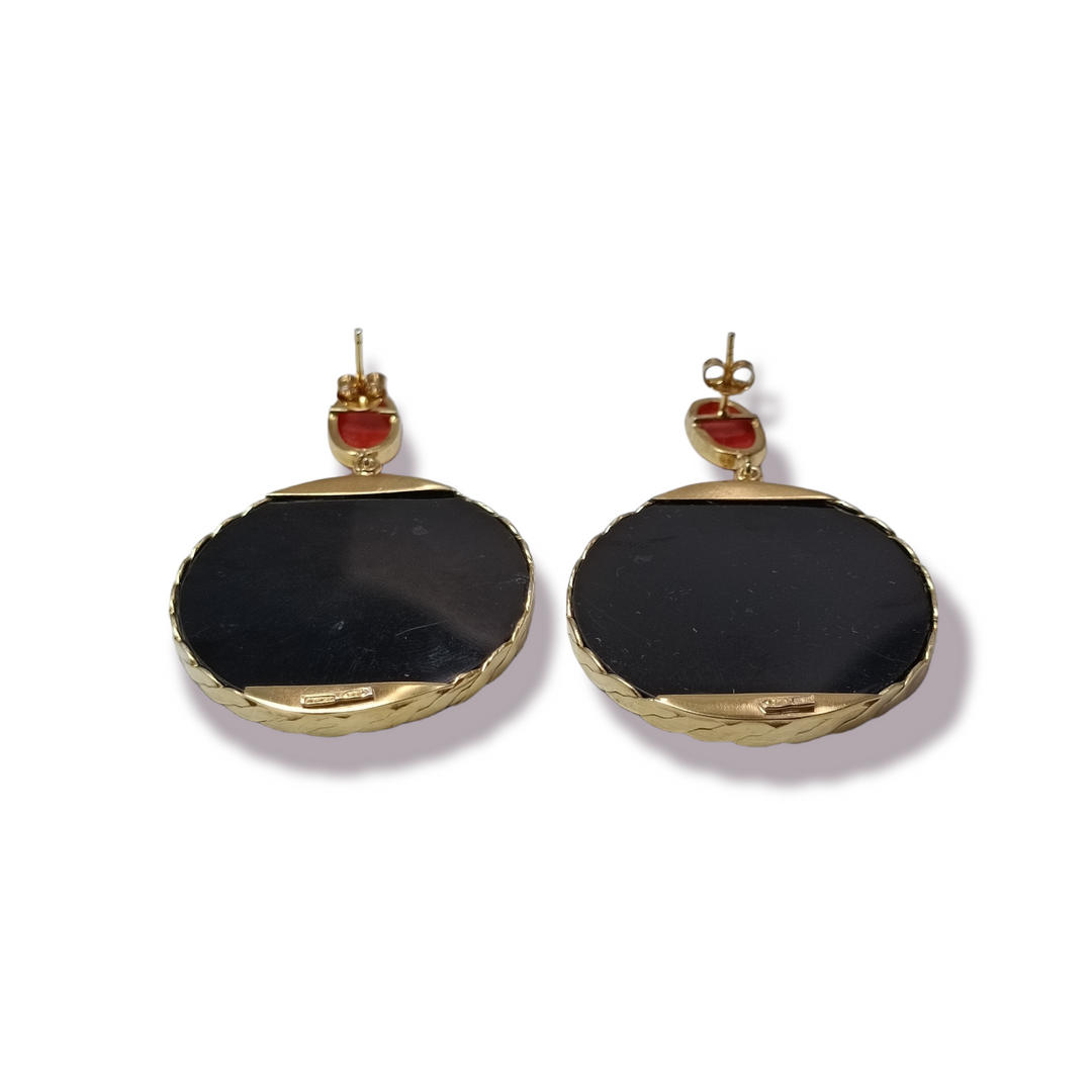 Round coral and agate earrings mounted on silver 