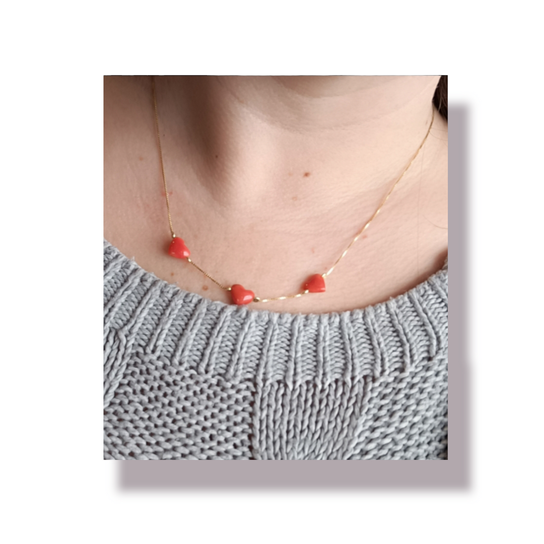 Collana tris di cuori in corallo montato su argento Lucia Vitiello Gioielli di Napoli