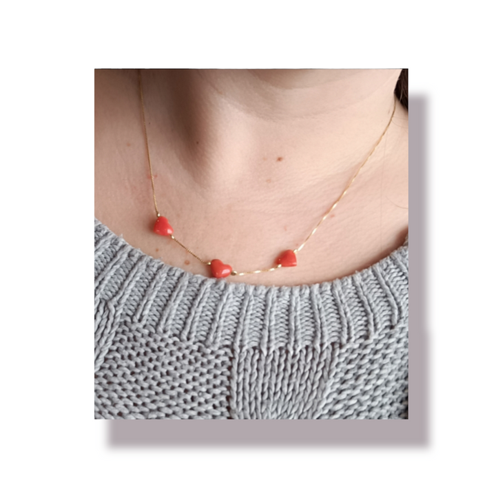 Collana tris di cuori in corallo montato su argento Lucia Vitiello Gioielli di Napoli