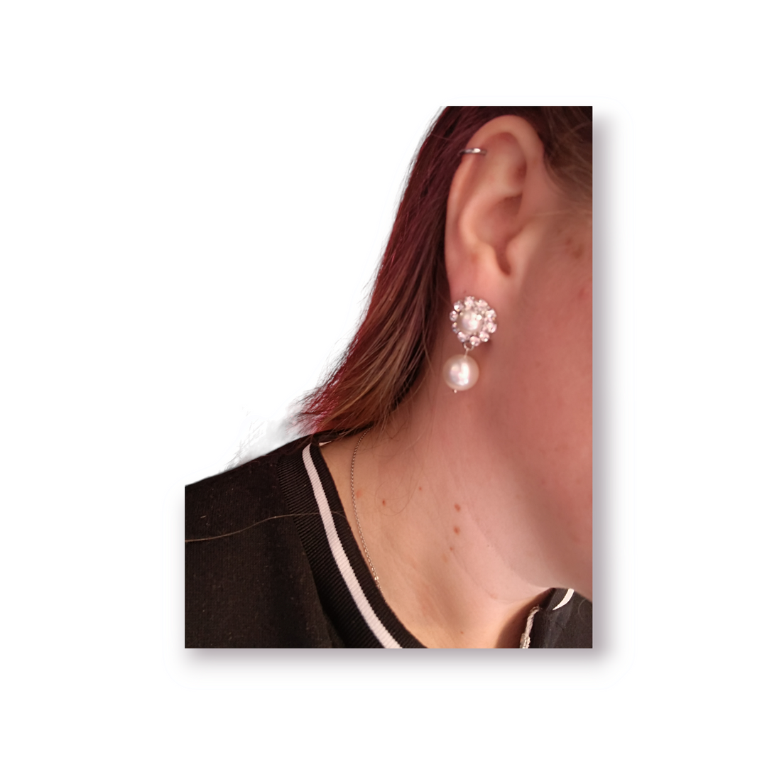 END OF COLLECTION - Pearl and Swarovski earrings mounted on silver